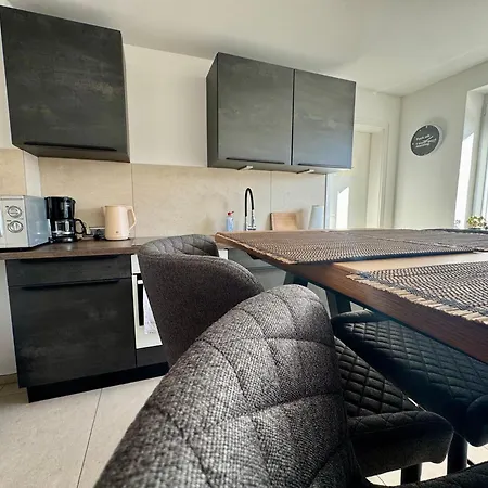 3 Mit Flussblick - Self Check-in Apartment *